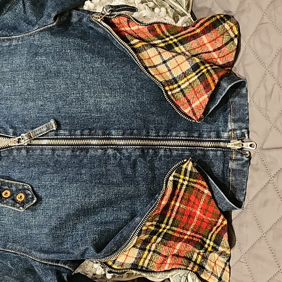 Vintage JPG.Jeans Jacket - Picture 9 of 16